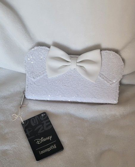 Loungefly Disney Minnie sequin wallet wristlet 