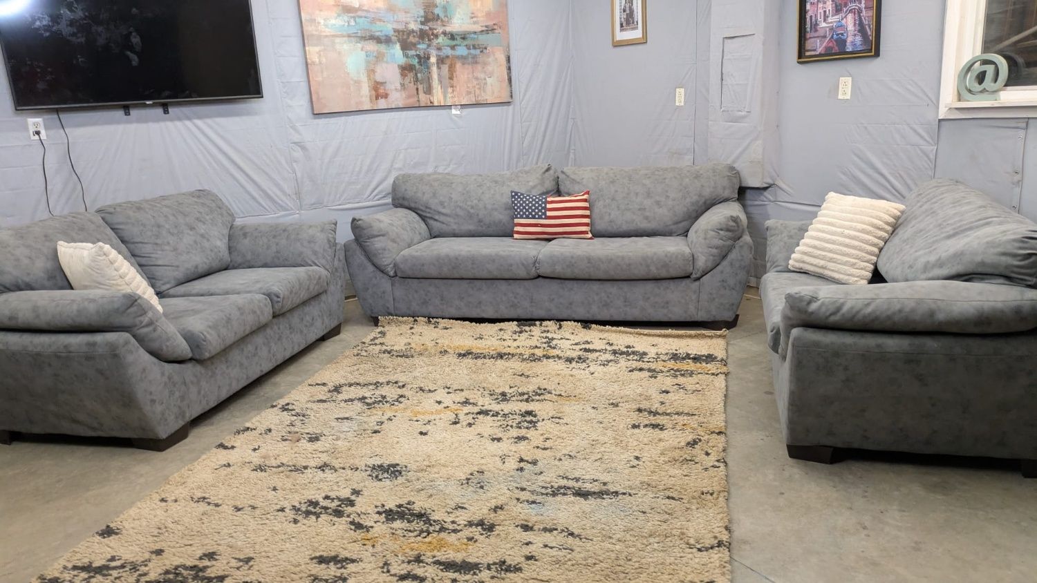 🛋️💥 Sofa, Love Seat And Seat💥 Free Delivery And Financing Available!