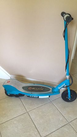 Blue Razor E200 electric scooter 
