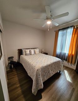 Wood bedroom set in rustic brown finish