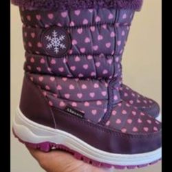 toldder girl snow boot and light up sneakers size 12-13 .. and 2 brand new playdoh 