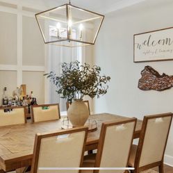 Abele dining room table + Chairs