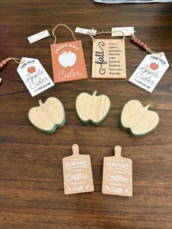 New nine set of wooden fall table decor New 9 piece set of wooden fall table decor