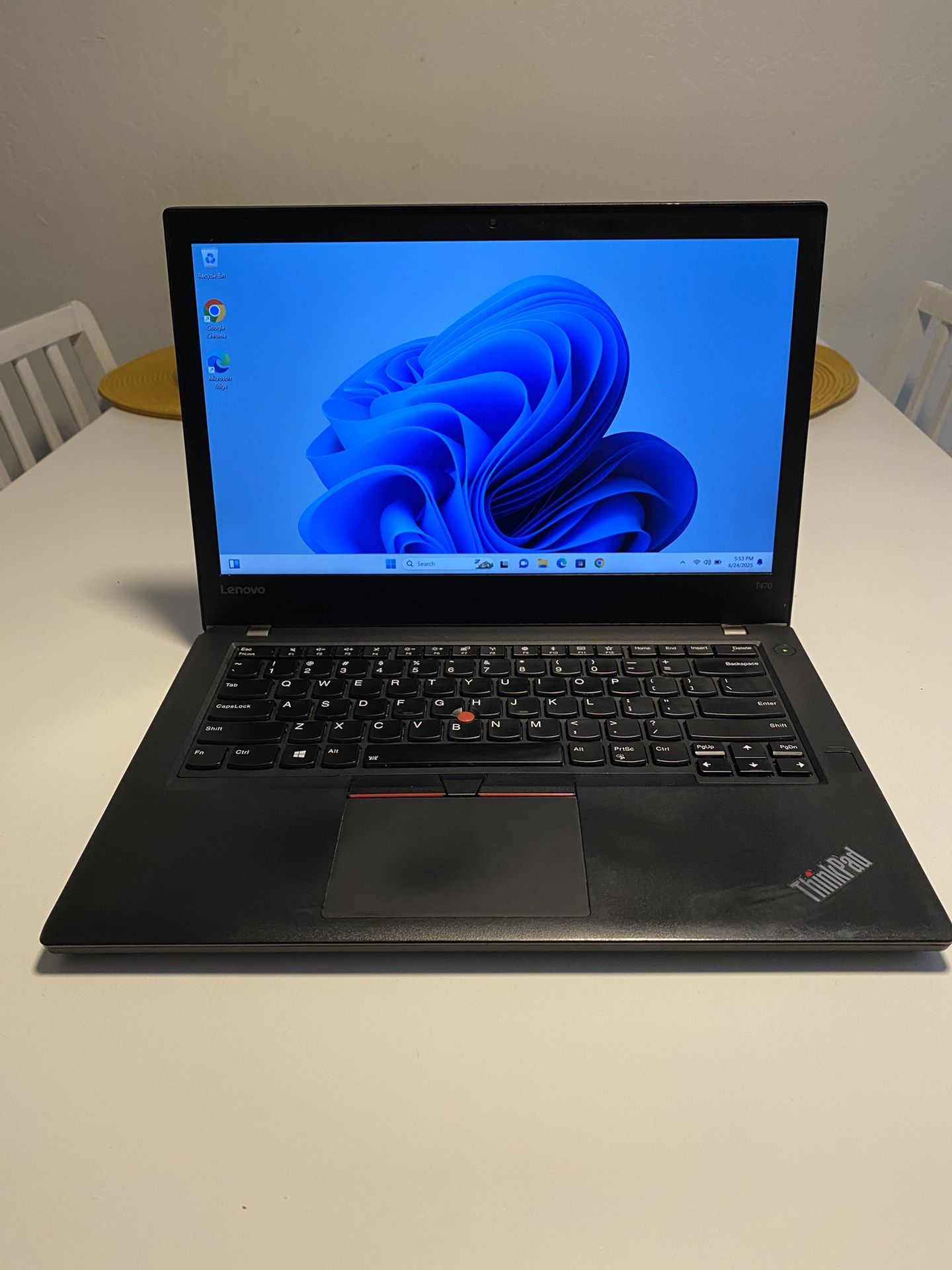 Lenovo ThinkPad T470 Laptop touchscreen. i5 7300U 2.60GHZ 14" HD 8GB Ram 256GB M.2  Windows 11. Microsoft office installed. Nothing wrong with. ** NO 