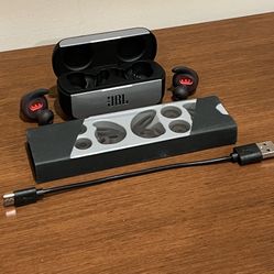 JBL Reflect Flow Wireless Earbuds (Grey/Red) – Like New