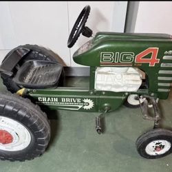 1970s AMF Big 4 #538 Chain Pedal Tractor 