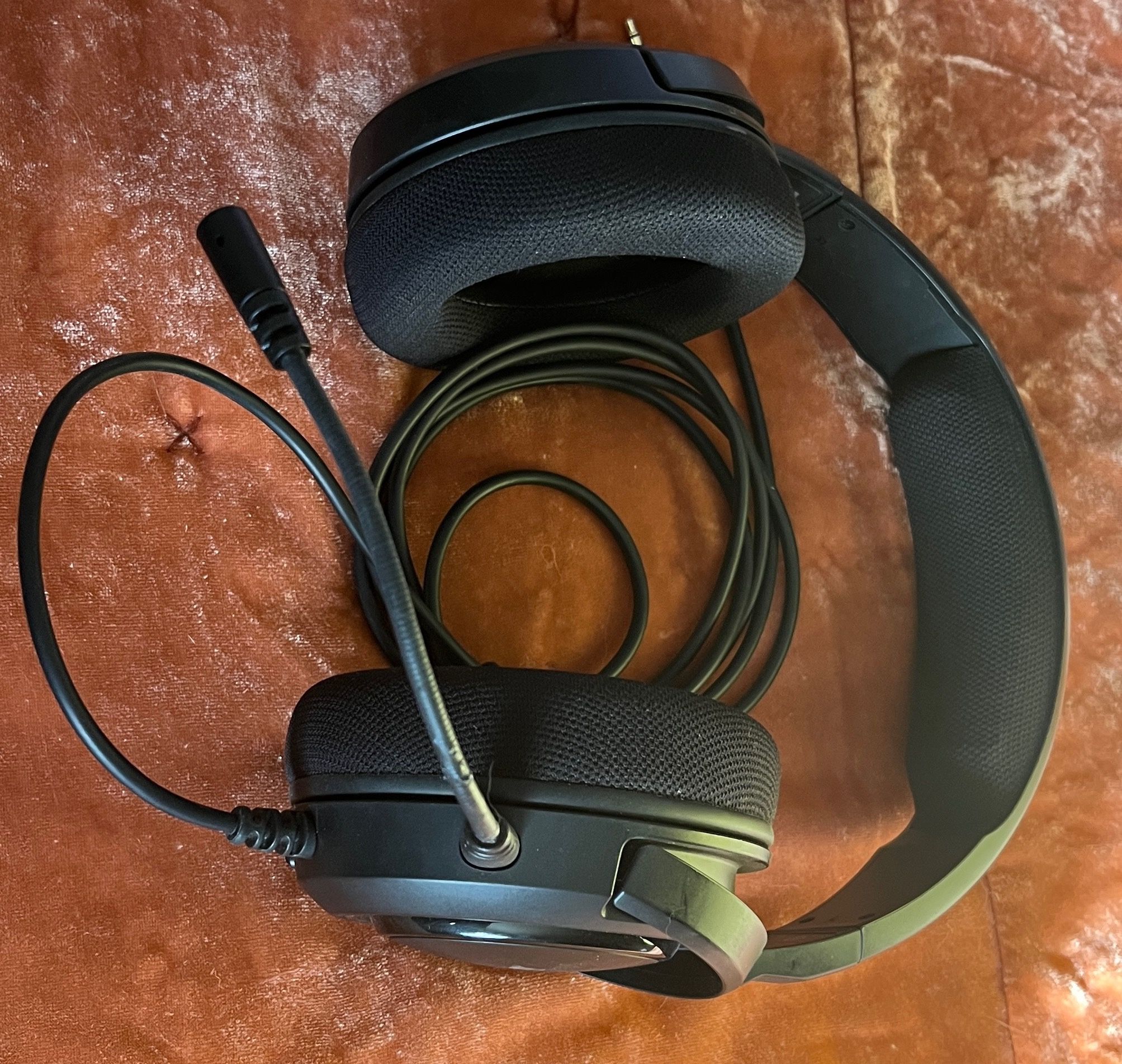 CORSAIR - HS35 Wired Stereo Gaming Headset - Carbon