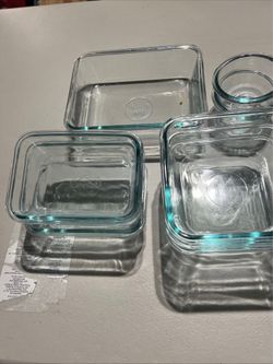 Lot of 14 Pyrex Bowls, Casserole Dishes And More