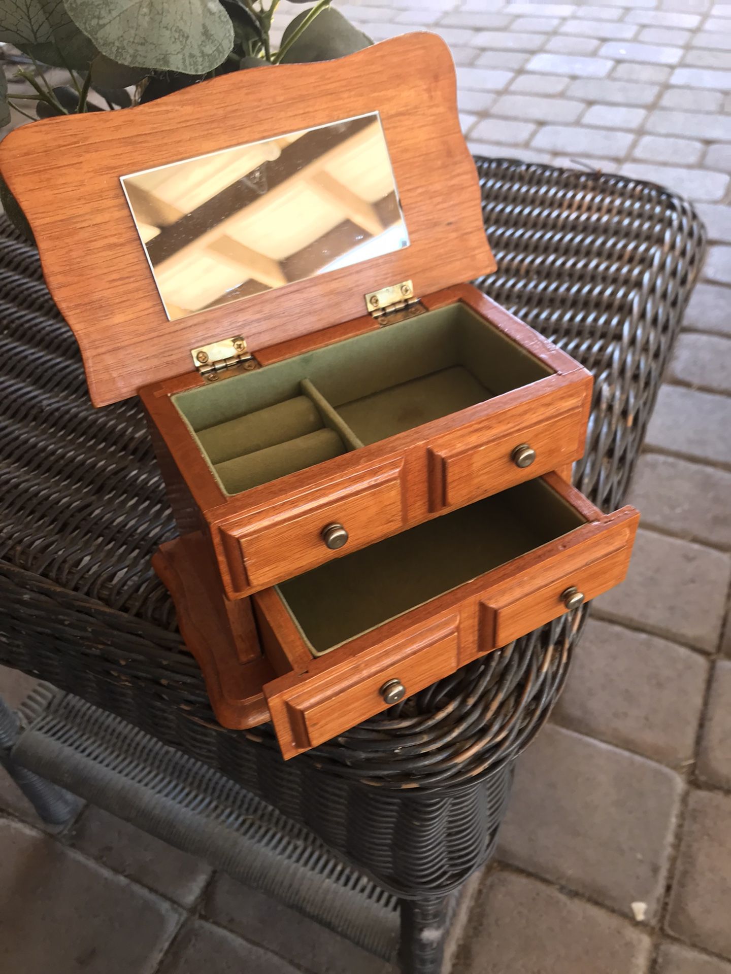 Vintage dresser jewelry box