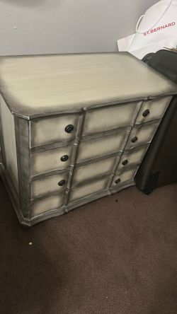 Warm Ivory Vintage-Style Drawer Chest