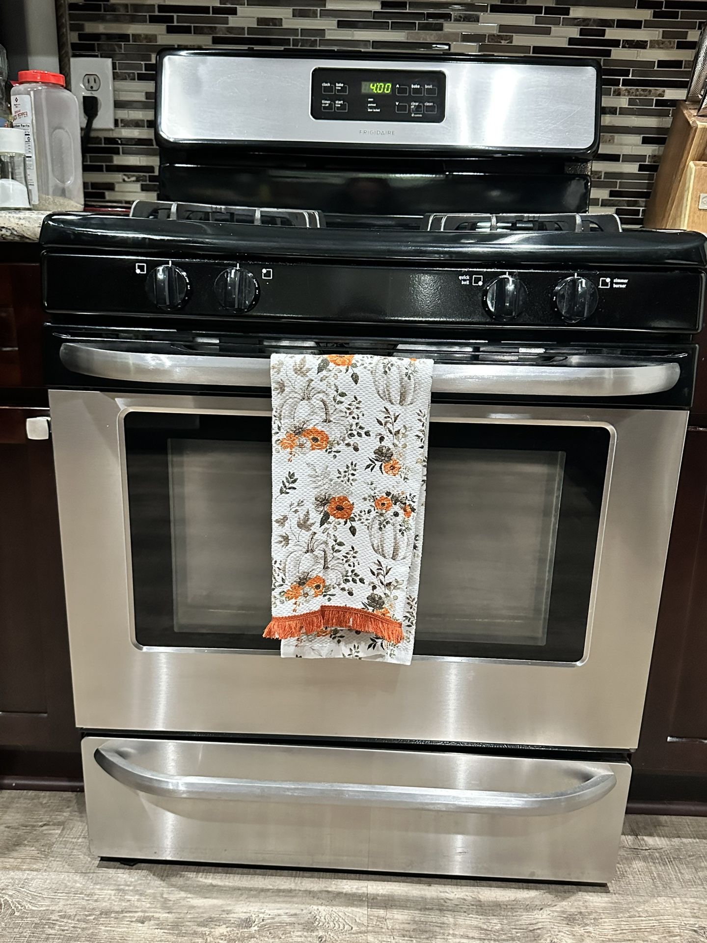 Frigidaire Gas Stove for Sale in Fresno, CA OfferUp