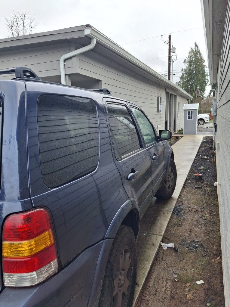 2004 Ford Escape