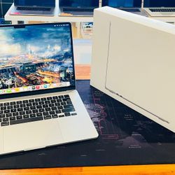 Apple MacBook AIR 15” 2024 M3 16GB RAM 500GB Like New with AppleCare+ 06/20/2027