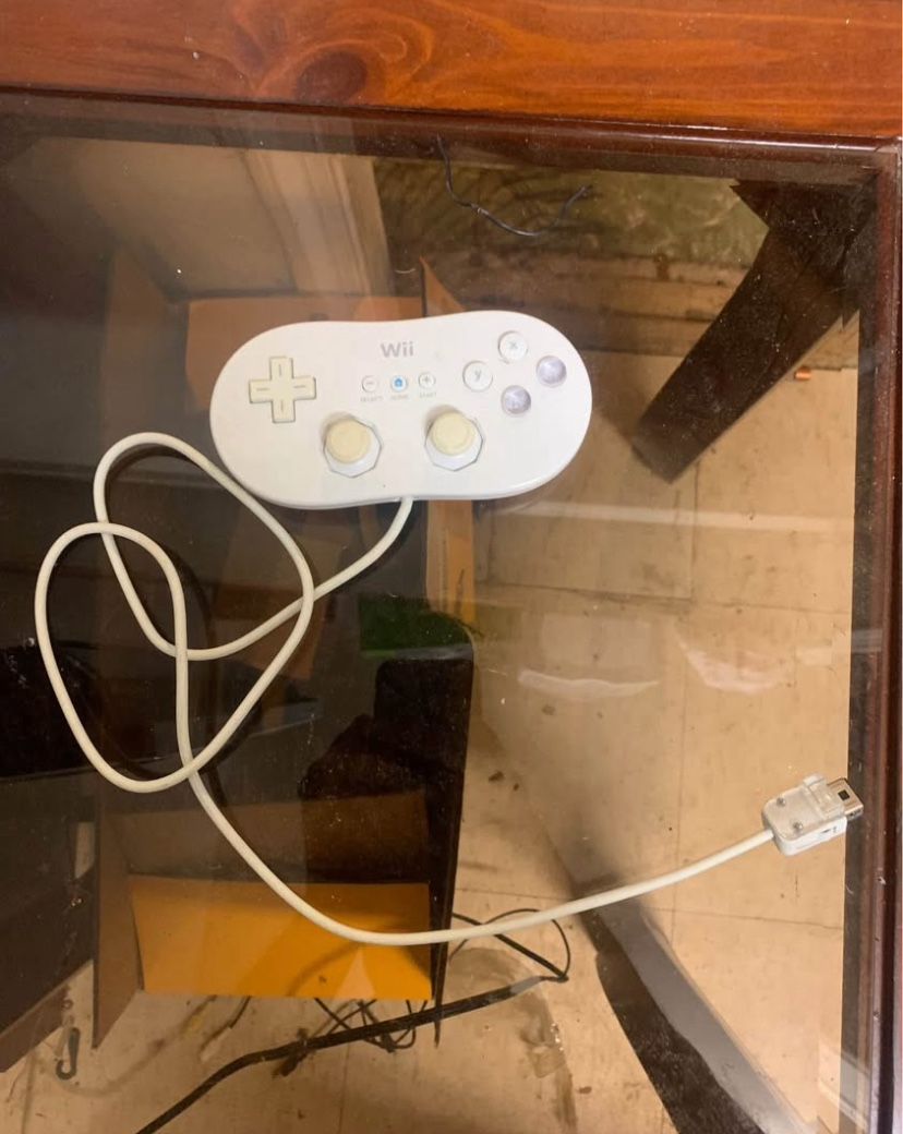 Nintendo Wii White Wired Classic Pro Controller Genuine OEM (RVL-005)