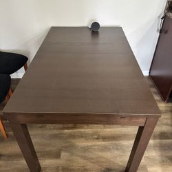 Extendable Dining Room table