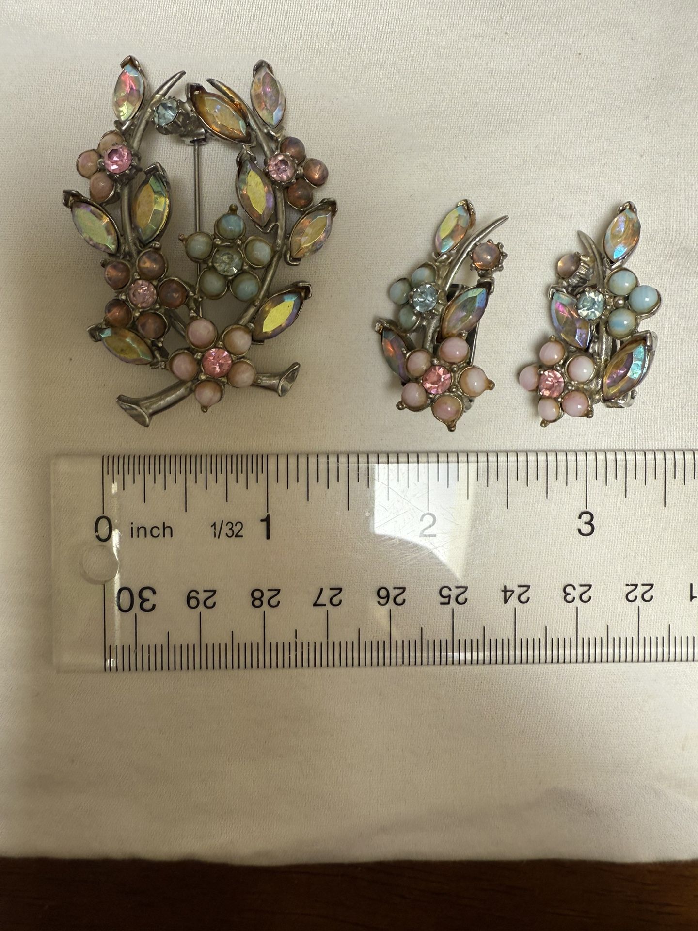 Vintage Florenza Silver Tone Floral Pastel Aurora Borealis Brooch And Earrings Set