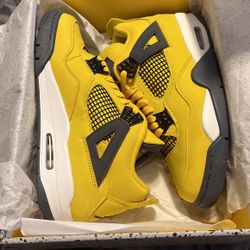 Jordan4 Lightning 2021 Sz 8.5 245