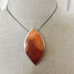 Culture Mix Shell And Resin Orange Pendant Necklace On Wire 