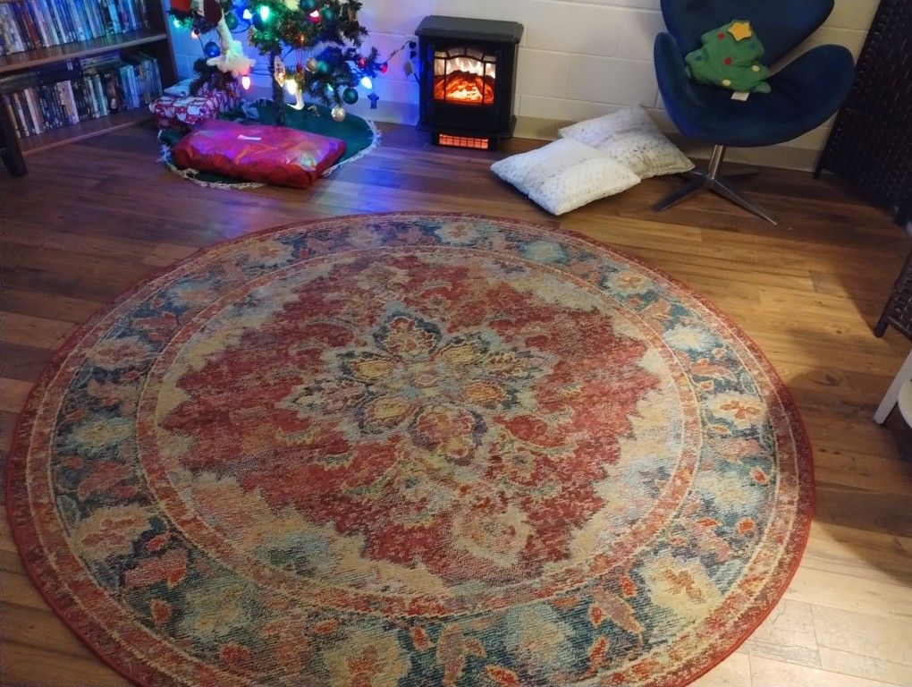 Crystal Ruby And Navy 7'x7' Area Rug
