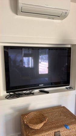 Panasonic Viera Flat Screen TV 50in
