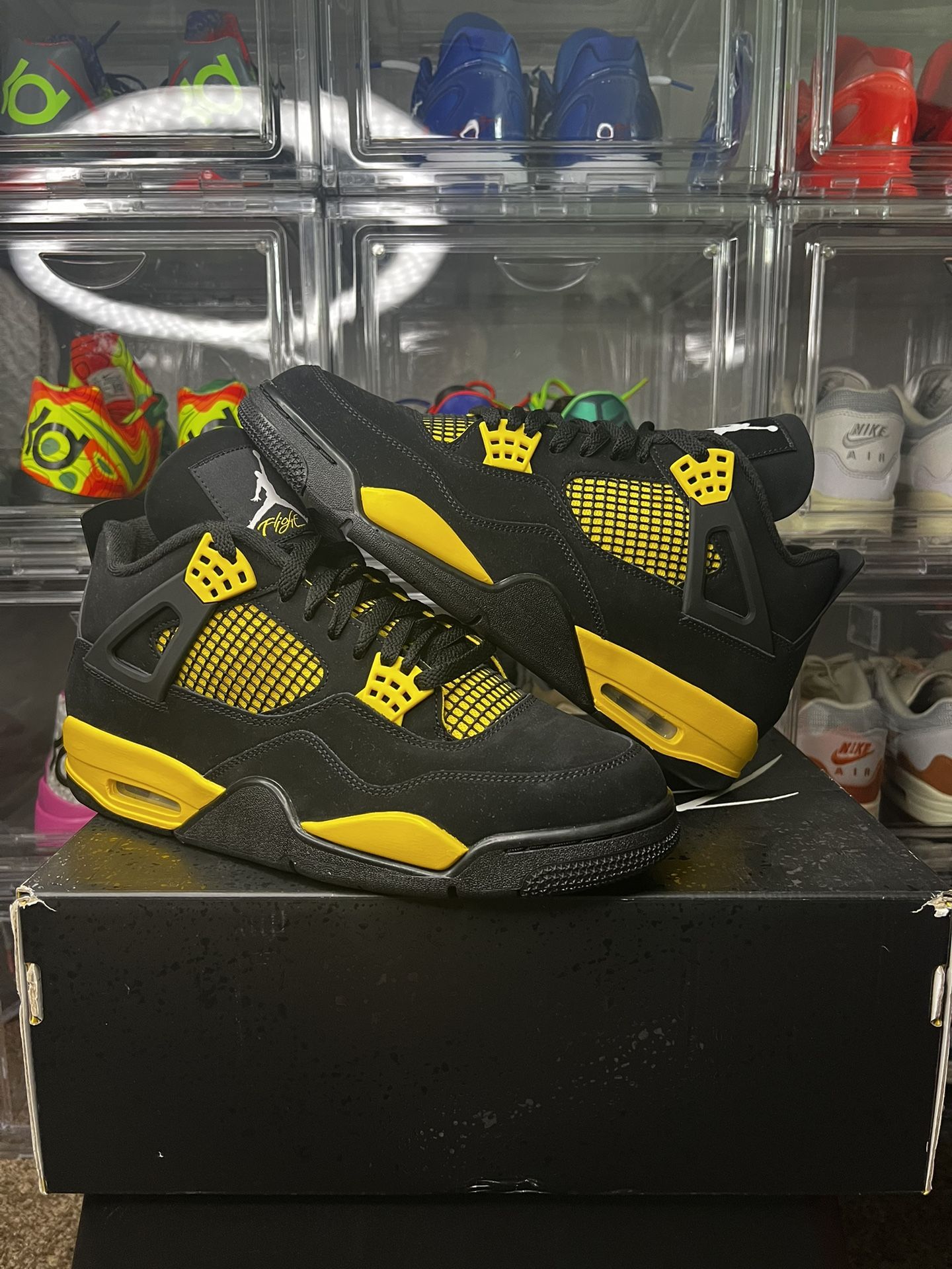 Jordan 4 “THUNDER” DEADSTOCK