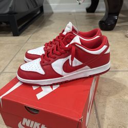 Nike dunk university red