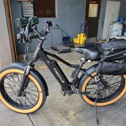 Electric Bicycle 7 Speed Pedal Assist And Throttle