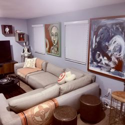 Comfy Light Gray Sectional Sofa w Chaise