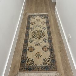 Hallway Rug. 5’10x 2ft