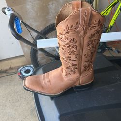 Nice Women’s Boots Ready For The Rodeo 10 Women’s