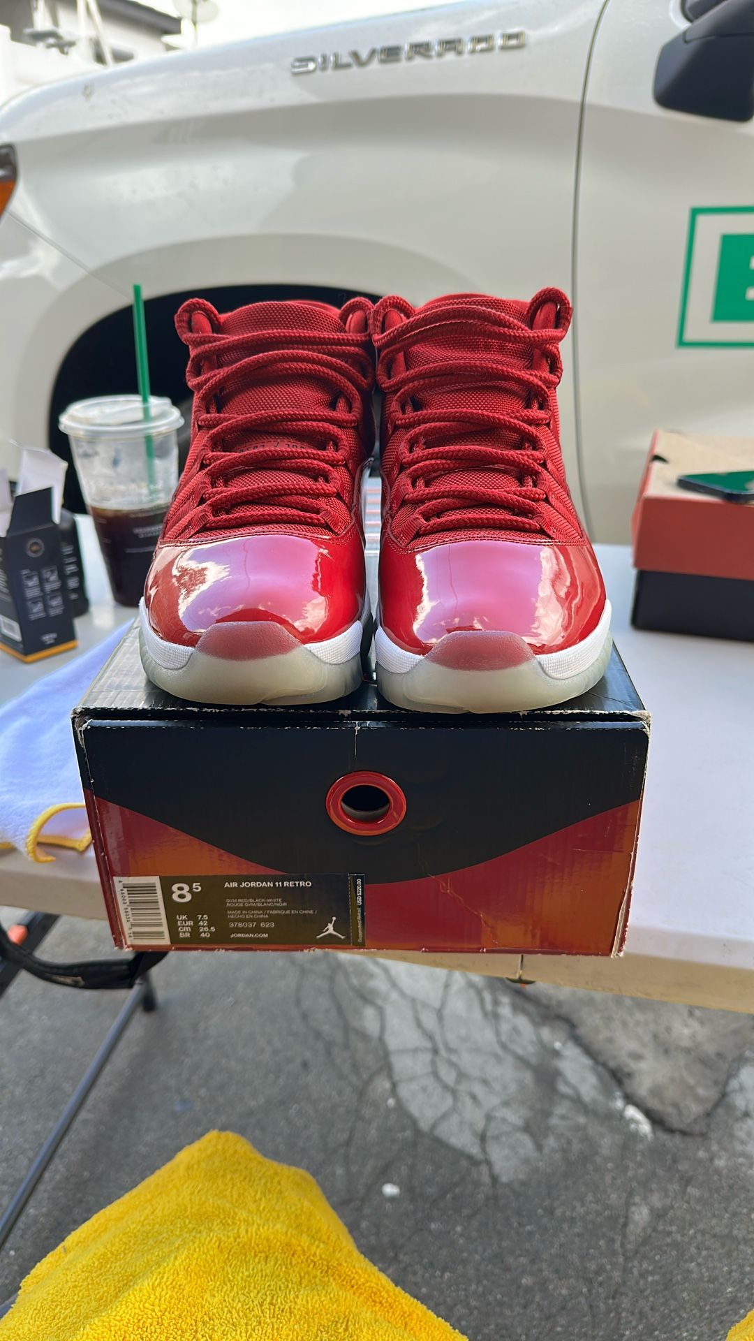 Jordan 11s Red