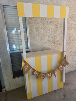 Lemonade stand