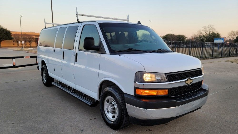 2017 Chevrolet Express 3500 15 Passenger Van for Sale in Fort Worth, TX ...