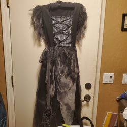 Girls Witch Bride Costume 48 In Length Underarm Undersrm 15 In W Veil Socks Boots