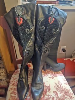 Italian Over-the-knee boots 7.5 no delivery, no return
