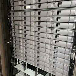 NetApp DS4246 Disk Array Shelf W/ 24x SAS SATA Trays 2x IOM6 Expansion JBOD