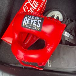 Cleto Reyes boxing gear