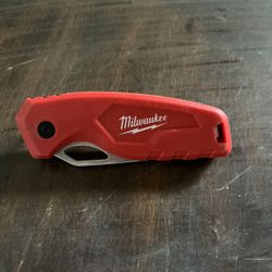 Milwaukee Compact Folding 2.5 in. Blade