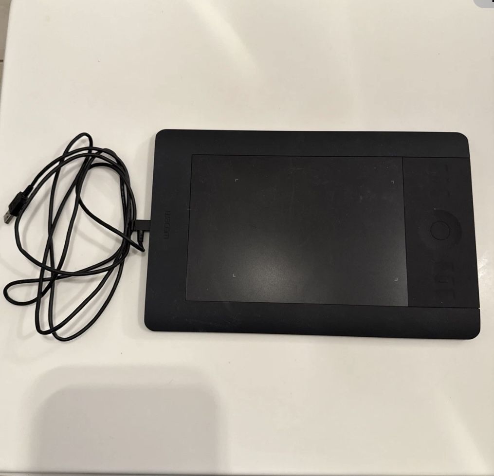 Wacom Intuos 5 Touch PTH-450 Tablet And USB, No Pen