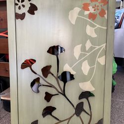 Beautiful Design On Wood Wall Hanging!!