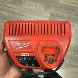 Milwaukee M12 Charger