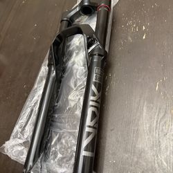 Rockshox Lyric 29 150 New 