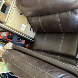 leather couch recliner 