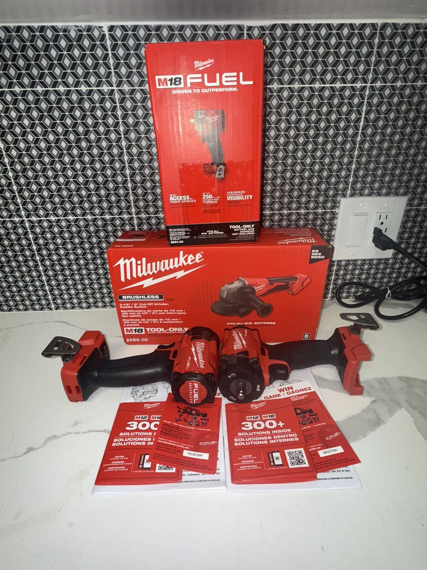 M18 FUEL GEN-3 18V Lithium-Ion Brushless Cordless 3/8 in. Compact Impact Wrench with Friction Ring