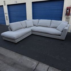 Henredon Larkin House Fabric Sectional with Storage Ottoman