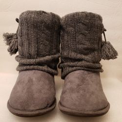 8.5 CANDIES GRAY SWEATER BOOTS