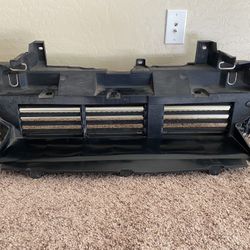 Factory OEM 2020-2022 Honda CR-V Upper Active Air Shutter Assembly With Shroud 