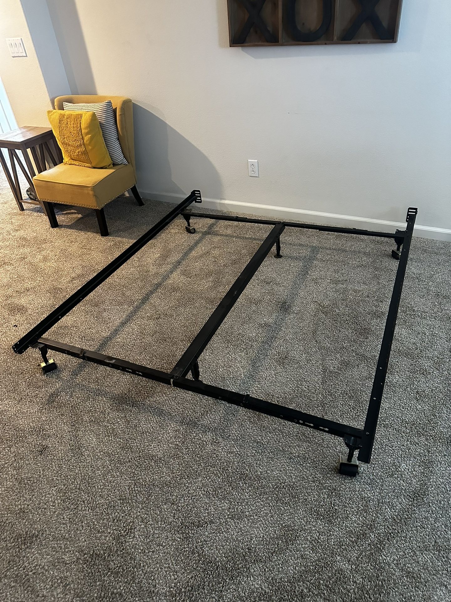 Bed Frame, Metal. Queen Full Or King. Adjustable 