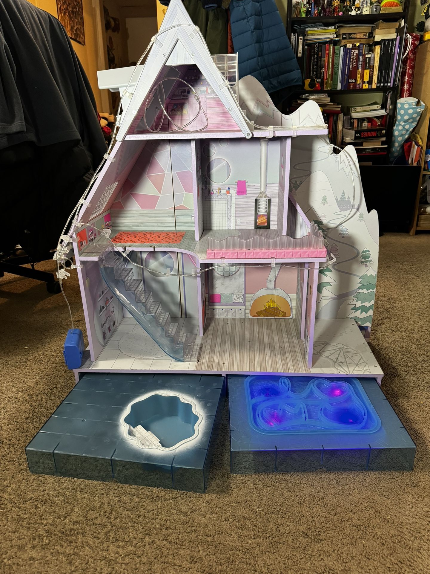 LOL Surprise WINTER DISCO CHALET Doll House . 