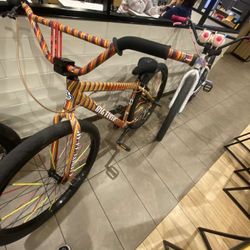 Se Bike 29 Inch Sighed By Chris The Surfer & Ltr Marco Trades Available 